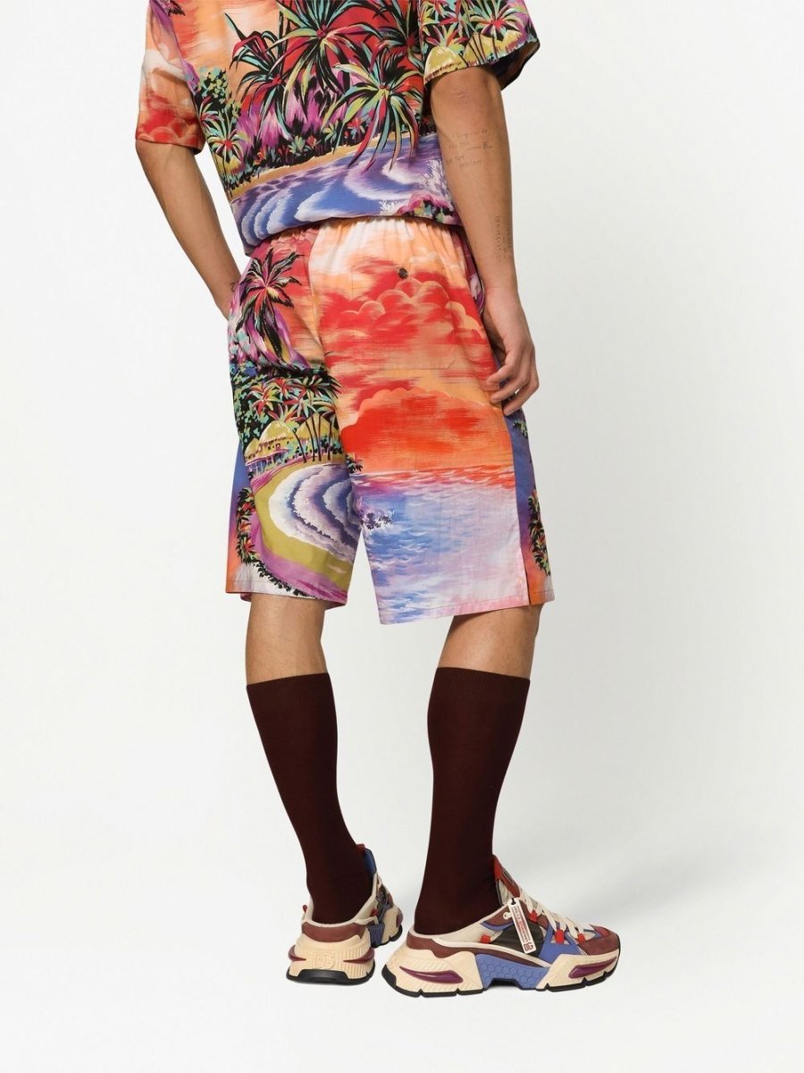 Dolce & Gabbana graphic - print bermuda shorts - mondo moda griffe