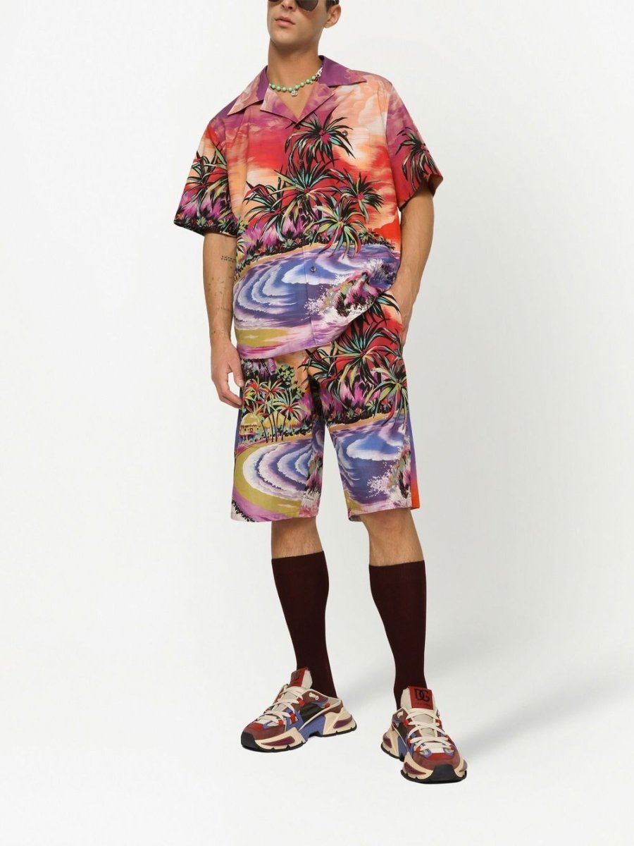 Dolce & Gabbana graphic - print bermuda shorts - mondo moda griffe