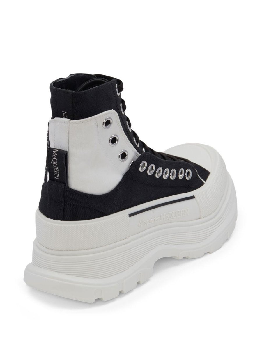 Alexander McQueen Tread Slick lace - up Fastening Boots - mondo moda griffe