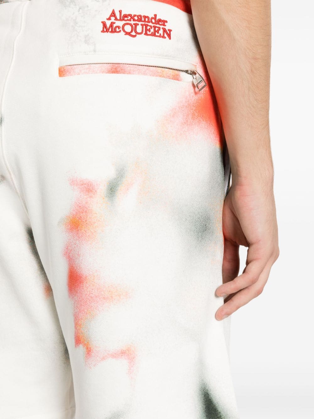 Alexander McQueen Tie - dye bermuda shorts - mondo moda griffe