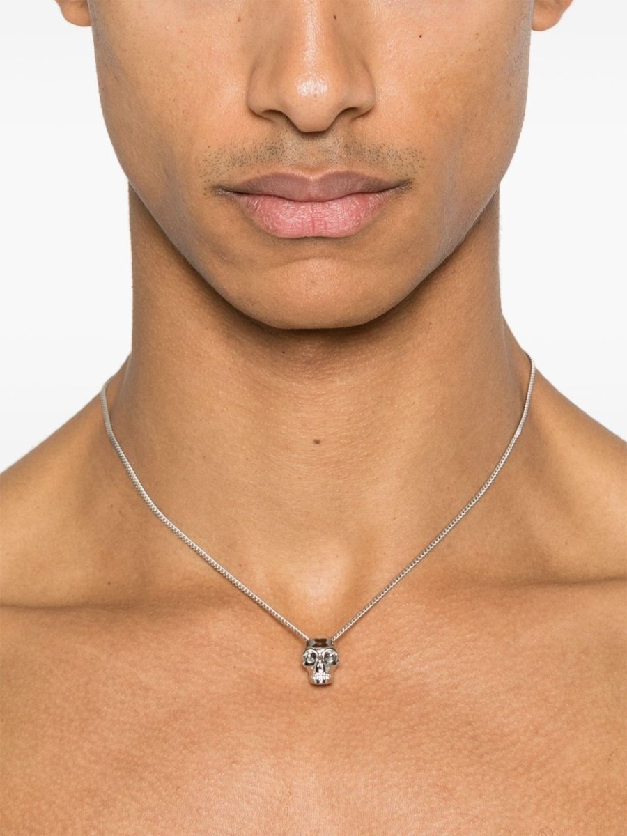 Alexander McQueen Skull necklace - mondo moda griffe