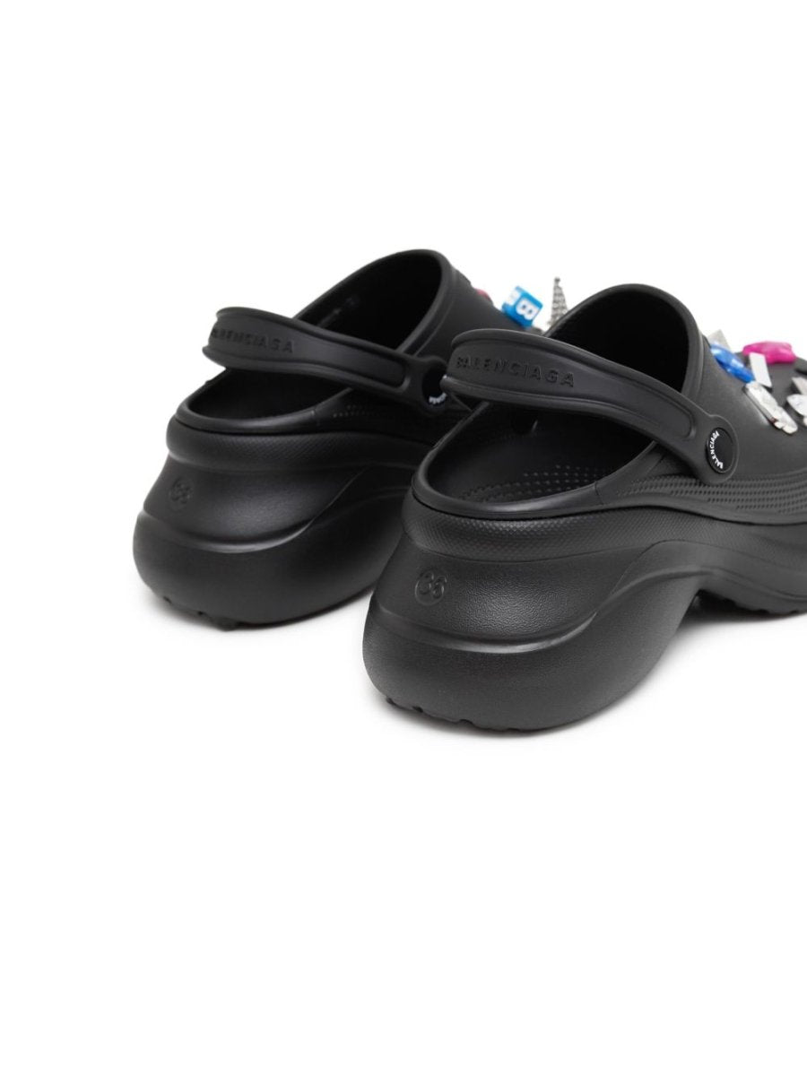 Balenciaga x Crocs Jibbitz mules - mondo moda griffe