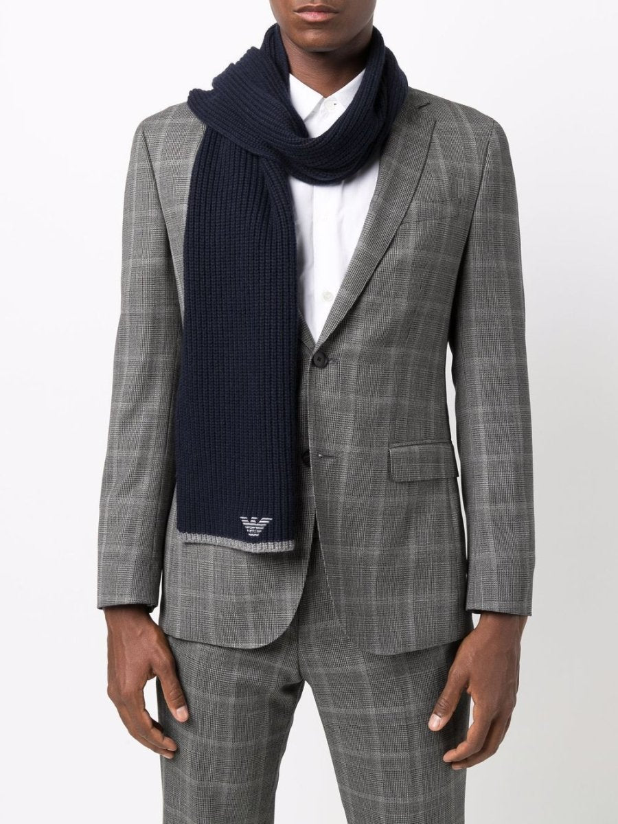 Emporio Armani ribbed knit embroidered logo scarf & beanie set - mondo moda griffe