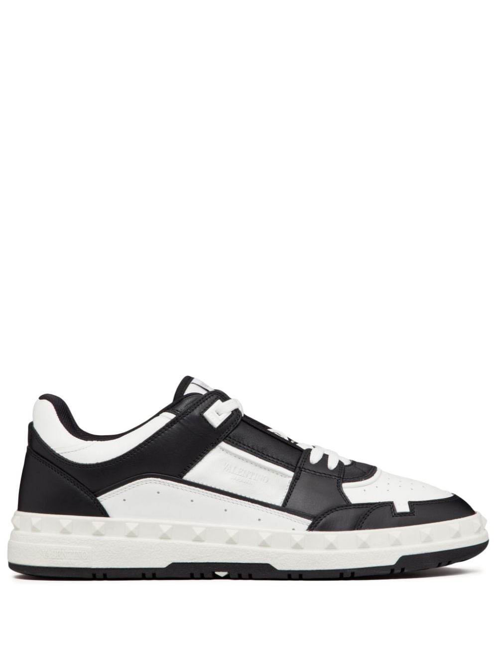 Valentino Garavani Low Top Freedots Sneaker In Calfskin - mondo moda griffe