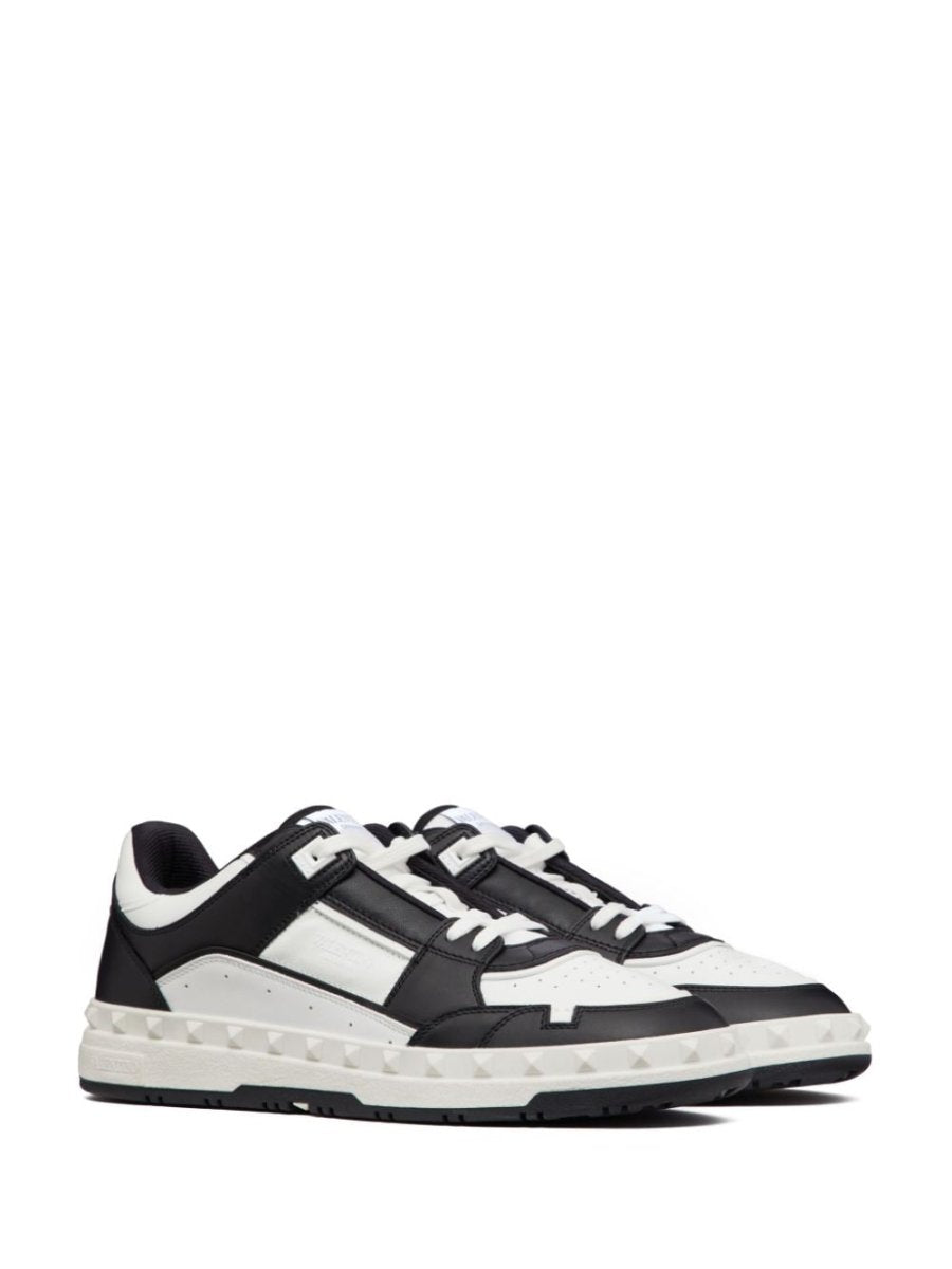 Valentino Garavani Low Top Freedots Sneaker In Calfskin - mondo moda griffe