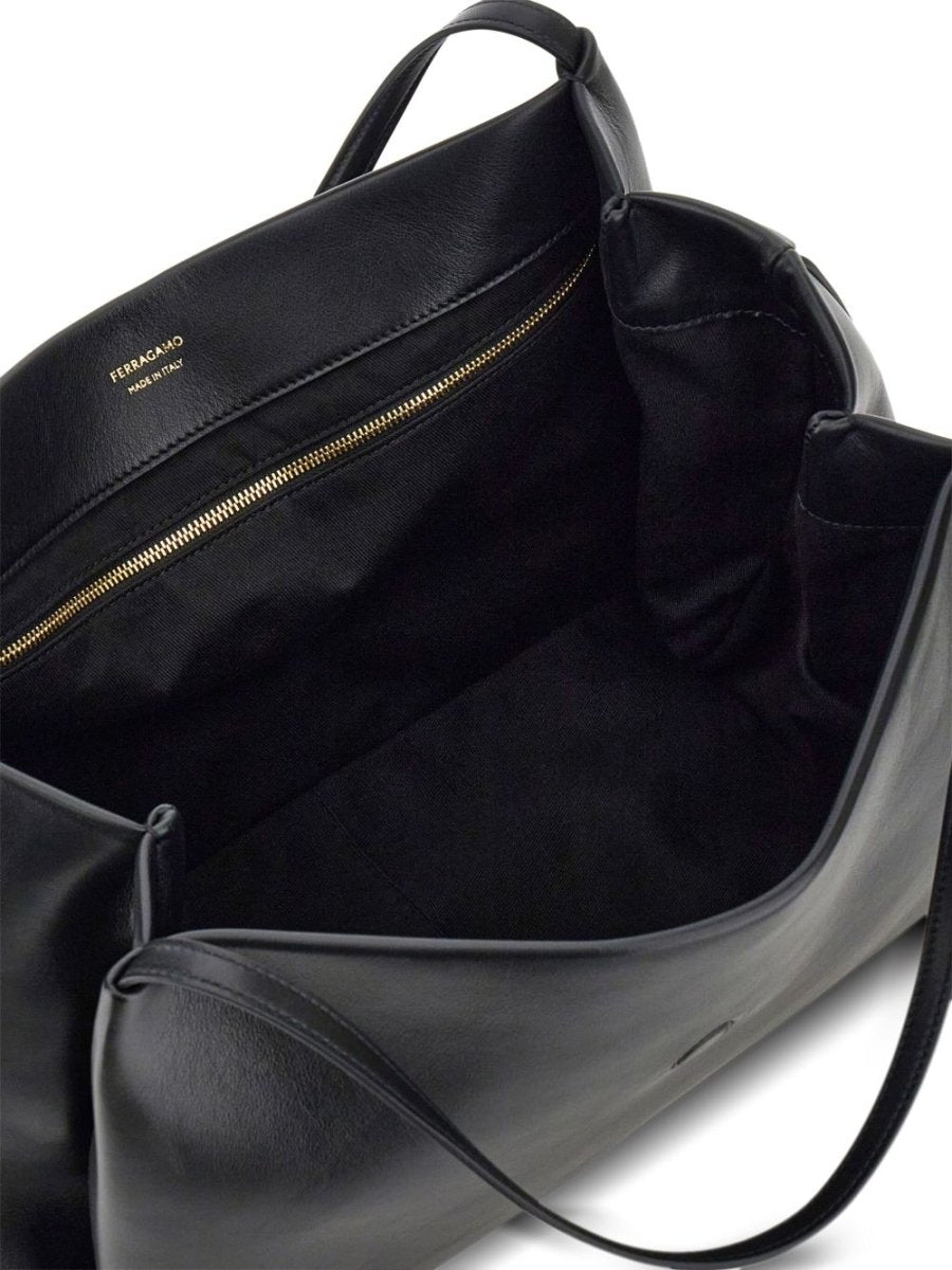 Ferragamo Bags.. Black - mondo moda griffe